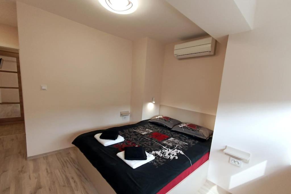 Bright City Apartment Варна Екстериор снимка